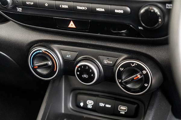 2023 Hyundai Venue Active QX.V5