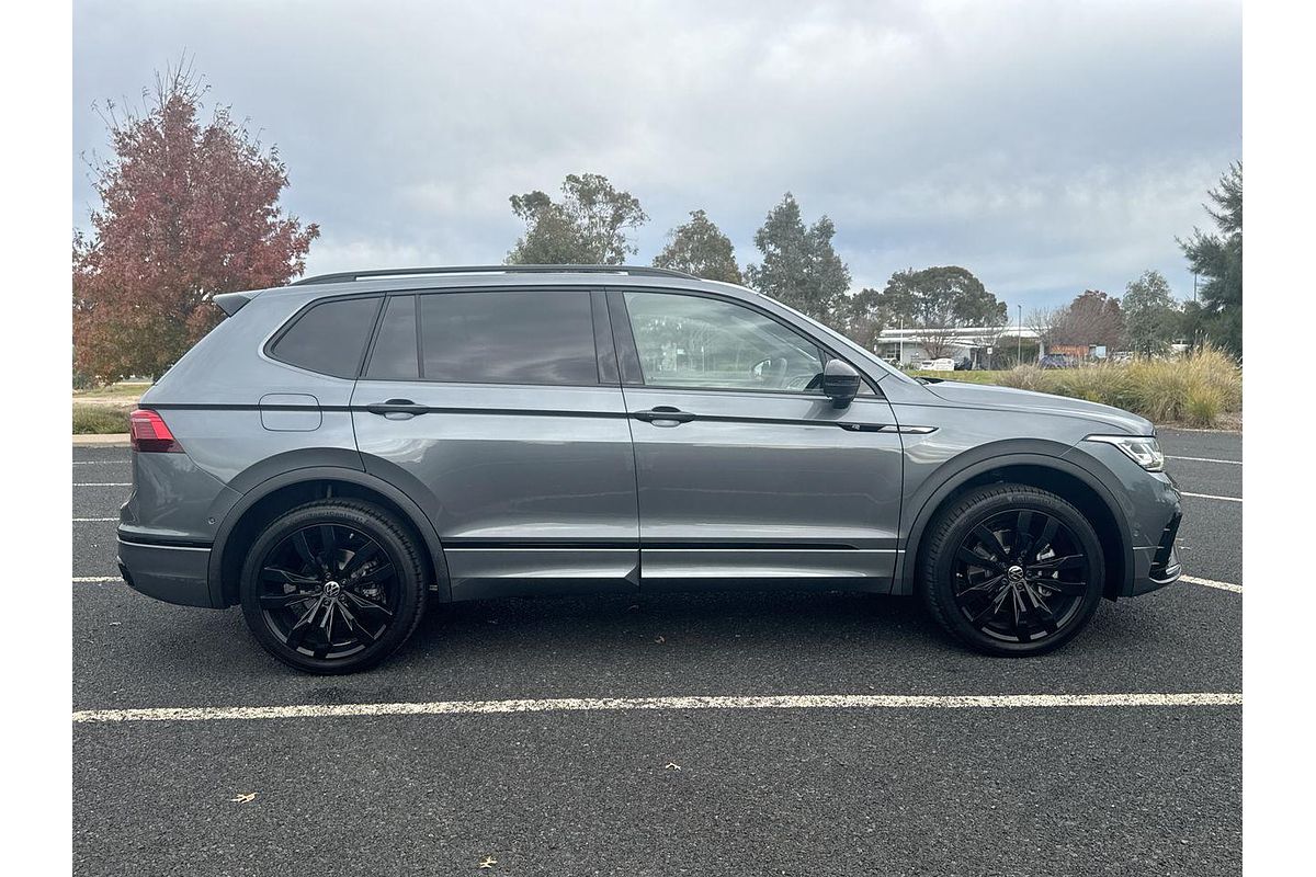 2024 Volkswagen Tiguan Wolfsburg Edition Allspace 5N