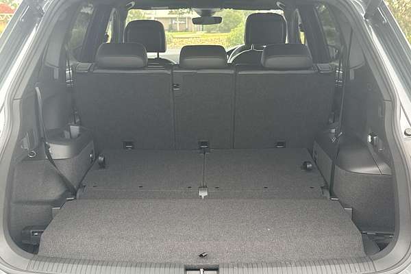 2024 Volkswagen Tiguan Wolfsburg Edition Allspace 5N