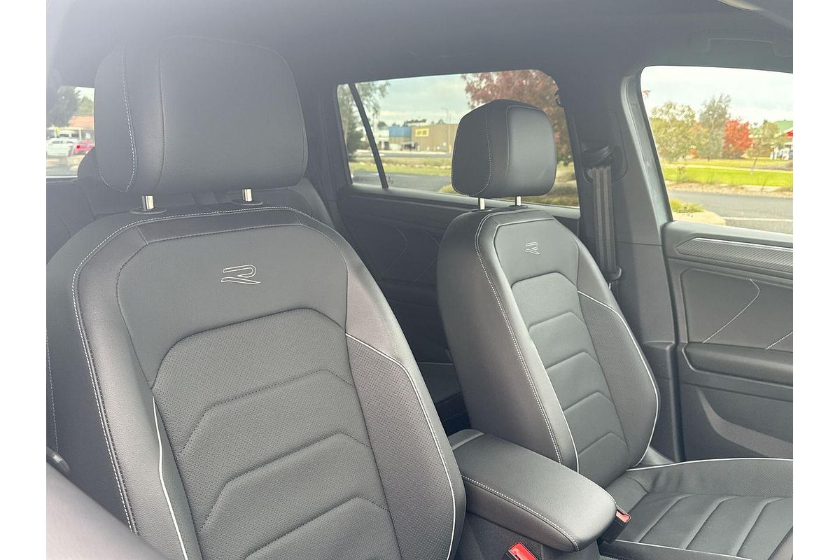 2024 Volkswagen Tiguan Wolfsburg Edition Allspace 5N