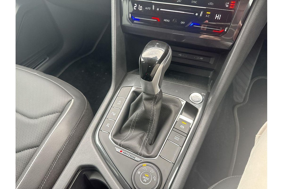 2024 Volkswagen Tiguan Wolfsburg Edition Allspace 5N