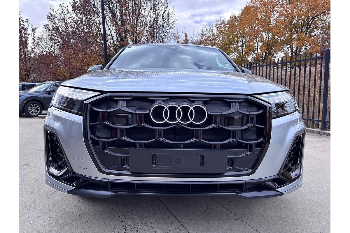 2025 Audi Q7 55 TFSI S line 4M