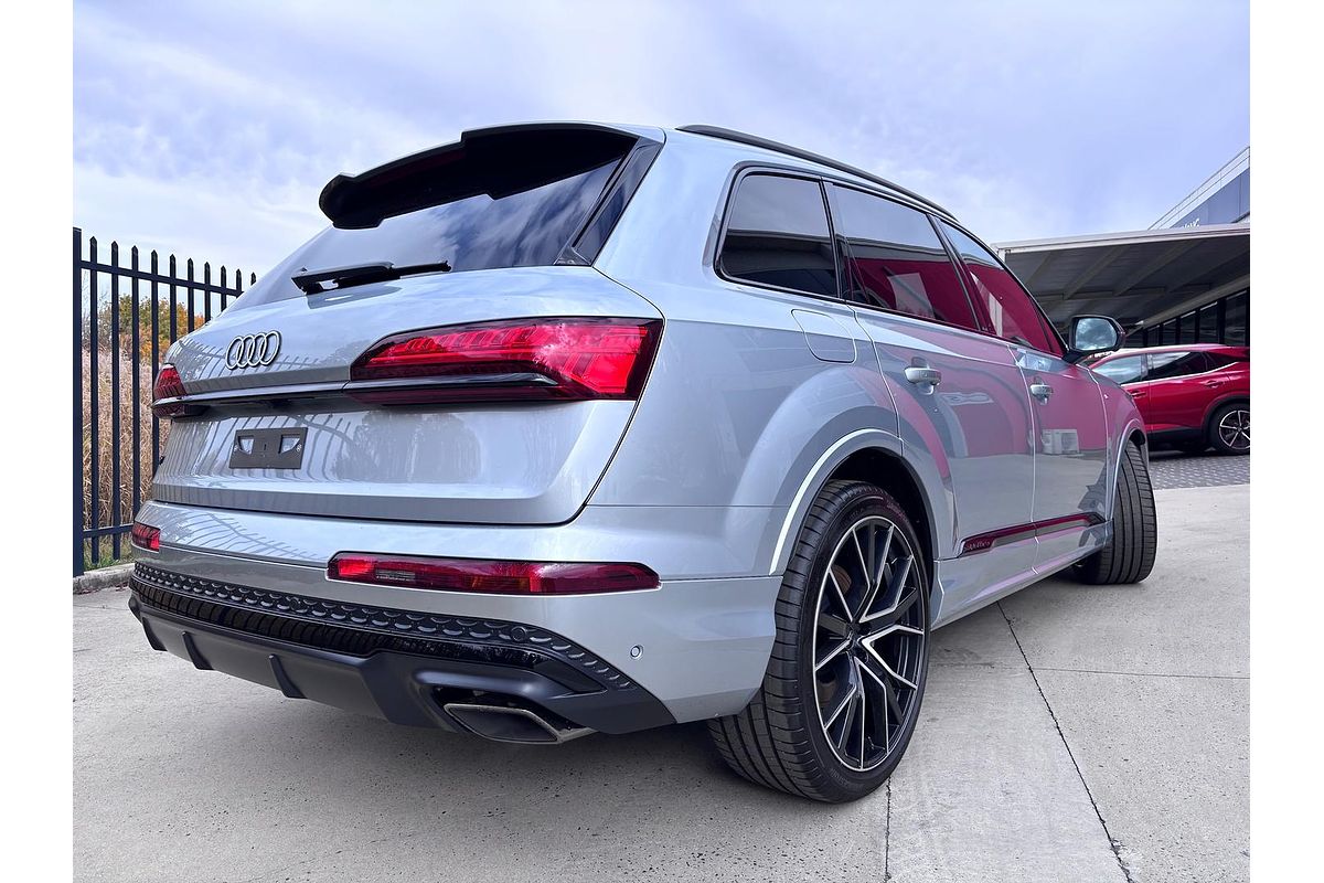 2025 Audi Q7 55 TFSI S line 4M