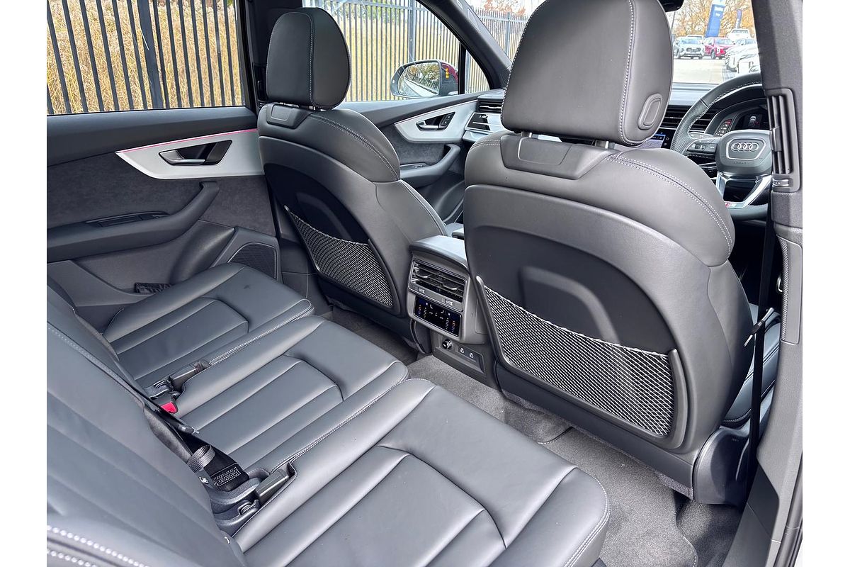 2025 Audi Q7 55 TFSI S line 4M