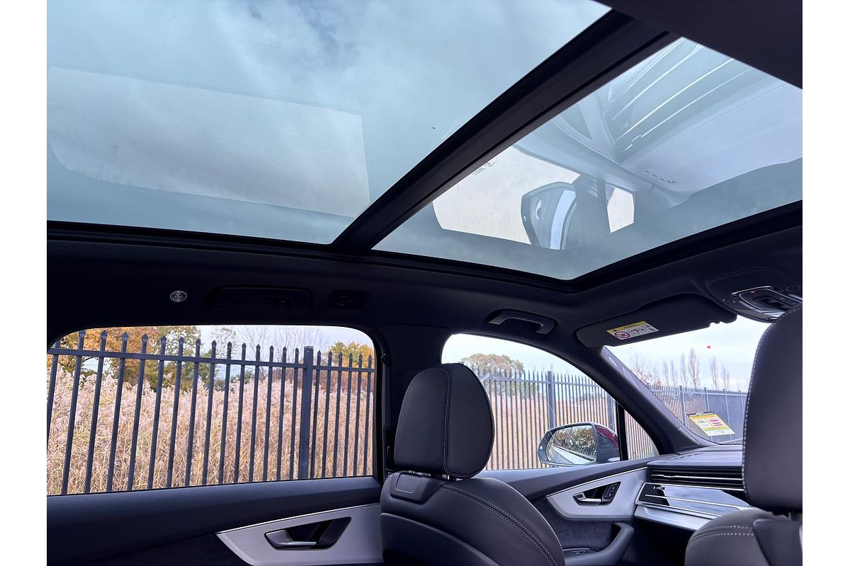 2025 Audi Q7 55 TFSI S line 4M