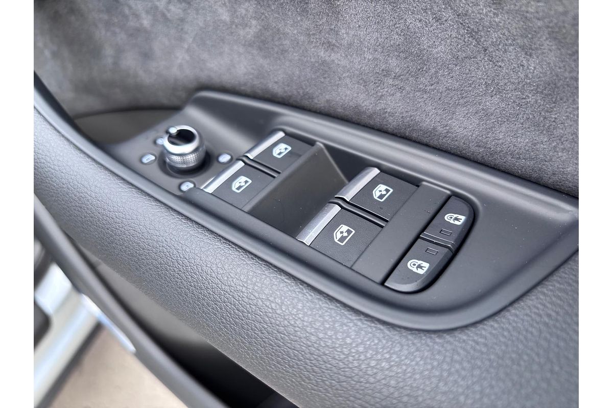 2025 Audi Q7 55 TFSI S line 4M