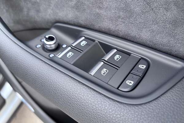 2025 Audi Q7 55 TFSI S line 4M