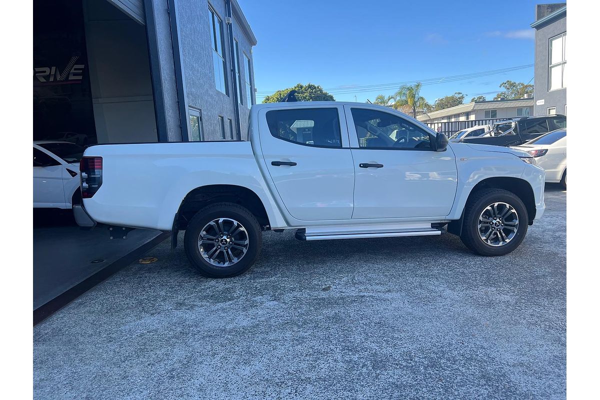 2022 Mitsubishi Triton GLX MR 4X4