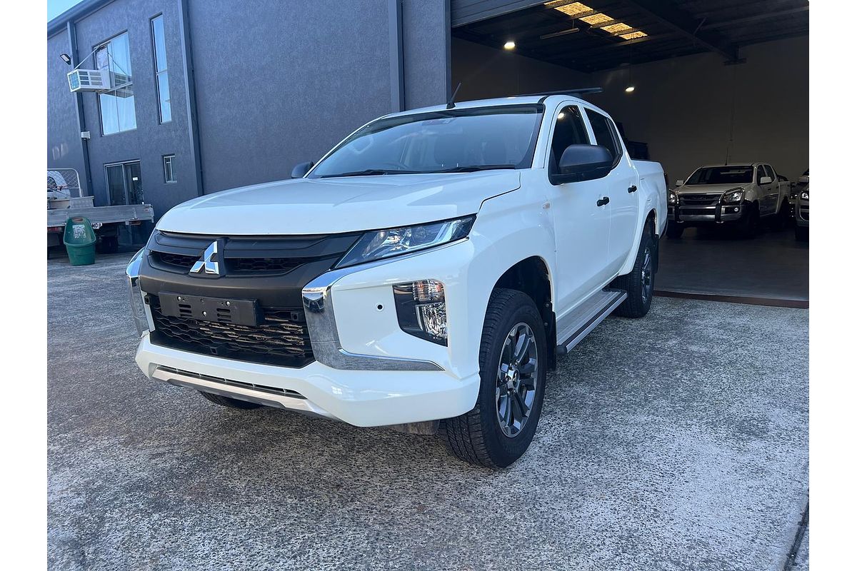 2022 Mitsubishi Triton GLX MR 4X4