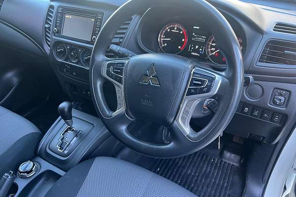 2022 Mitsubishi Triton GLX MR 4X4