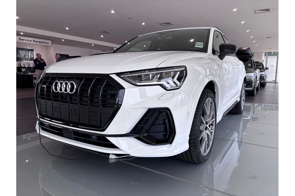 2025 Audi Q3 40 TFSI S line F3