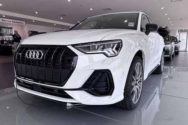 2025 Audi Q3 40 TFSI S line F3
