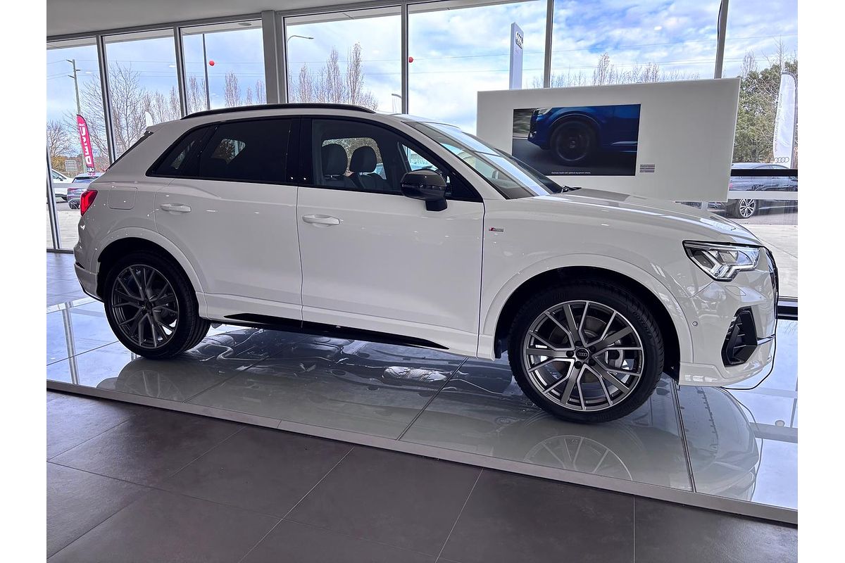 2025 Audi Q3 40 TFSI S line F3
