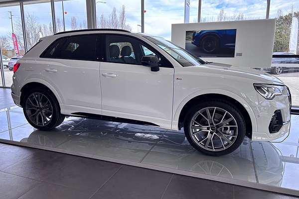 2025 Audi Q3 40 TFSI S line F3