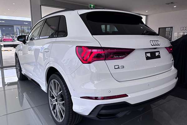 2025 Audi Q3 40 TFSI S line F3