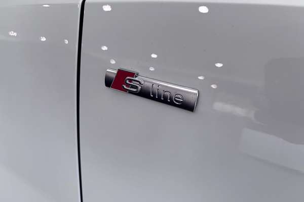 2025 Audi Q3 40 TFSI S line F3