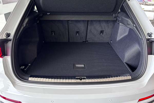 2025 Audi Q3 40 TFSI S line F3