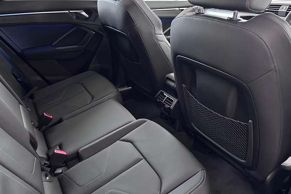 2025 Audi Q3 40 TFSI S line F3