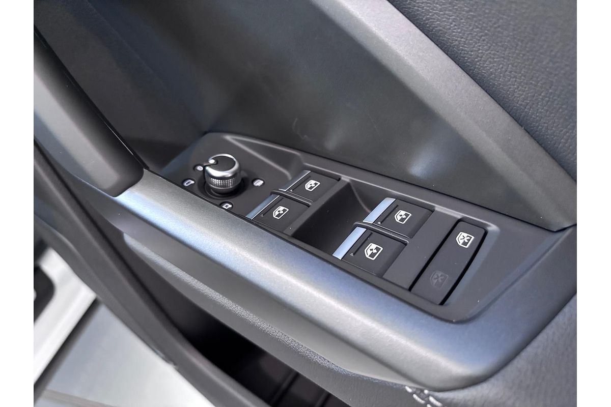 2025 Audi Q3 40 TFSI S line F3