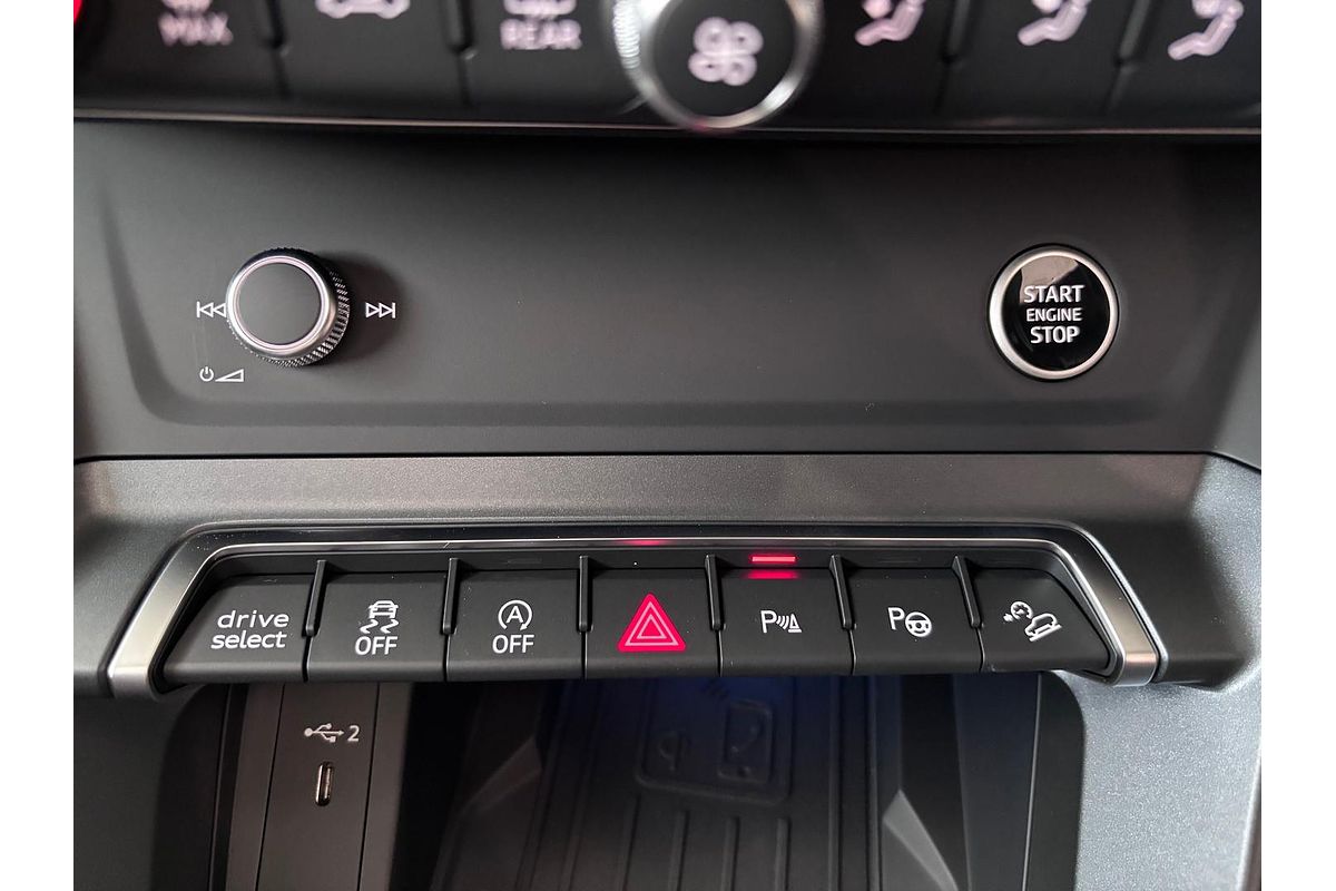 2025 Audi Q3 40 TFSI S line F3
