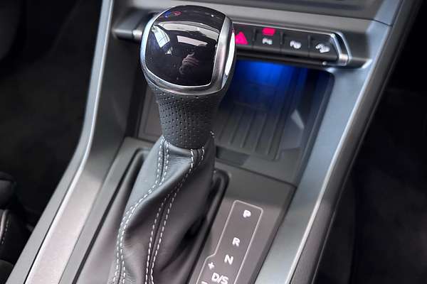 2025 Audi Q3 40 TFSI S line F3