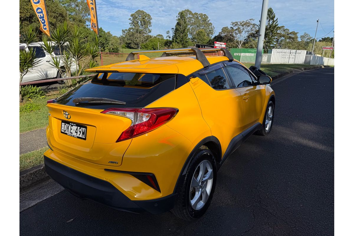 2017 Toyota C-HR  NGX50R