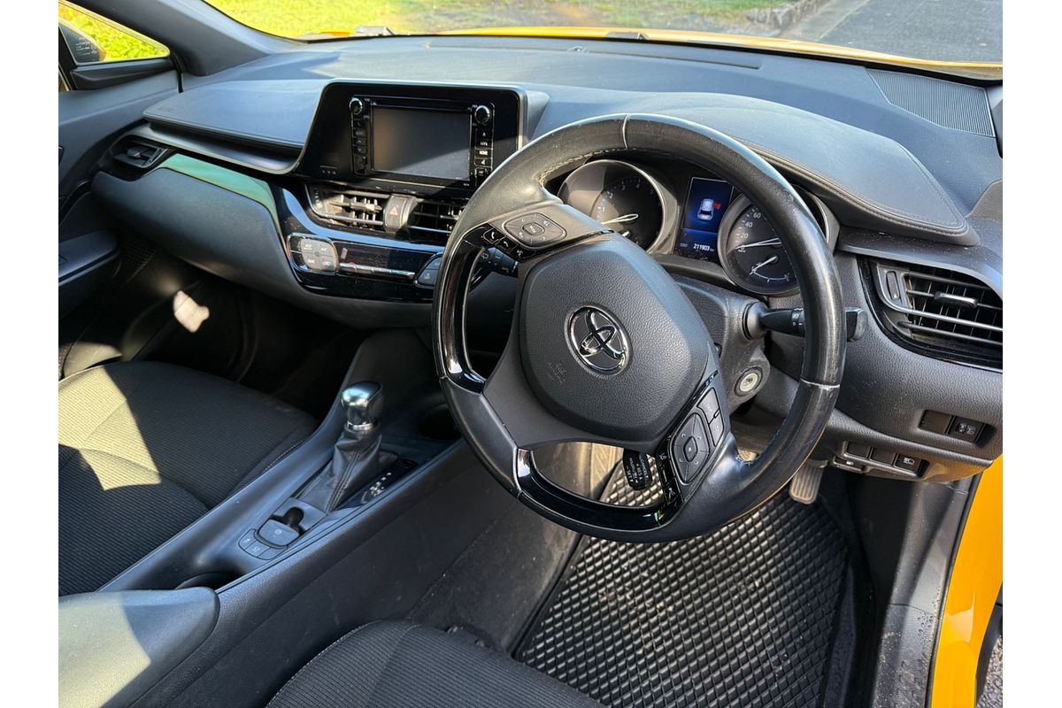 2017 Toyota C-HR  NGX50R