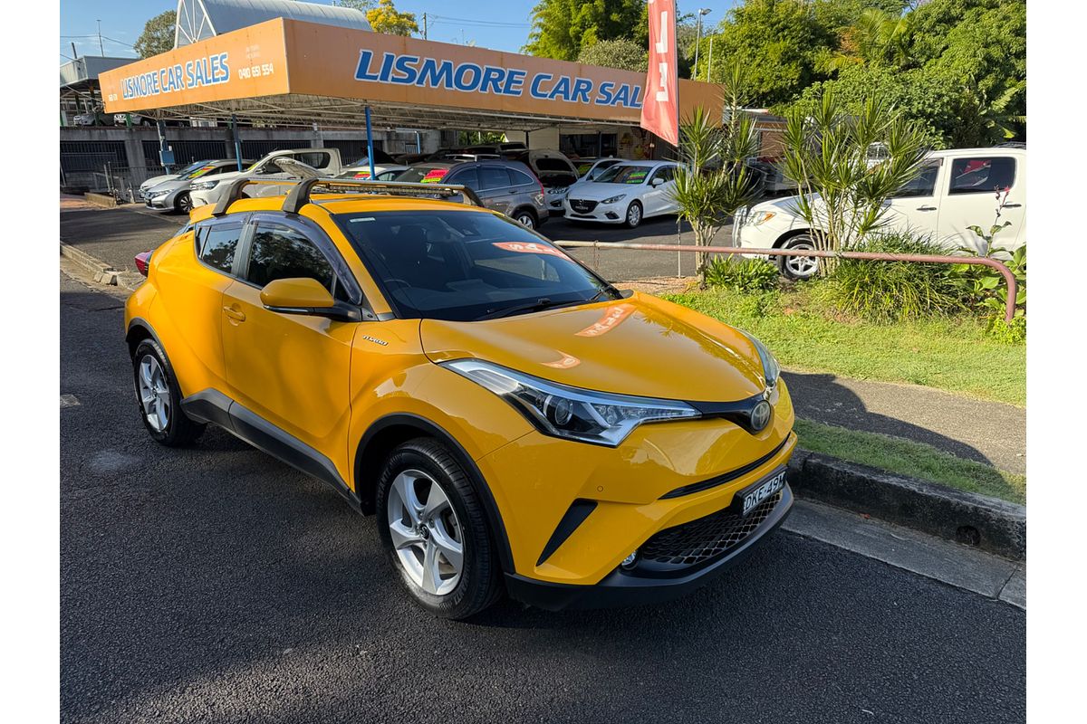 2017 Toyota C-HR  NGX50R