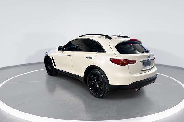 2019 INFINITI QX70 S Premium S51
