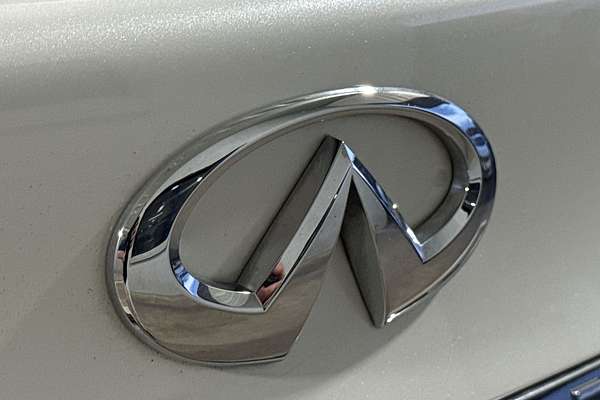 2019 INFINITI QX70 S Premium S51