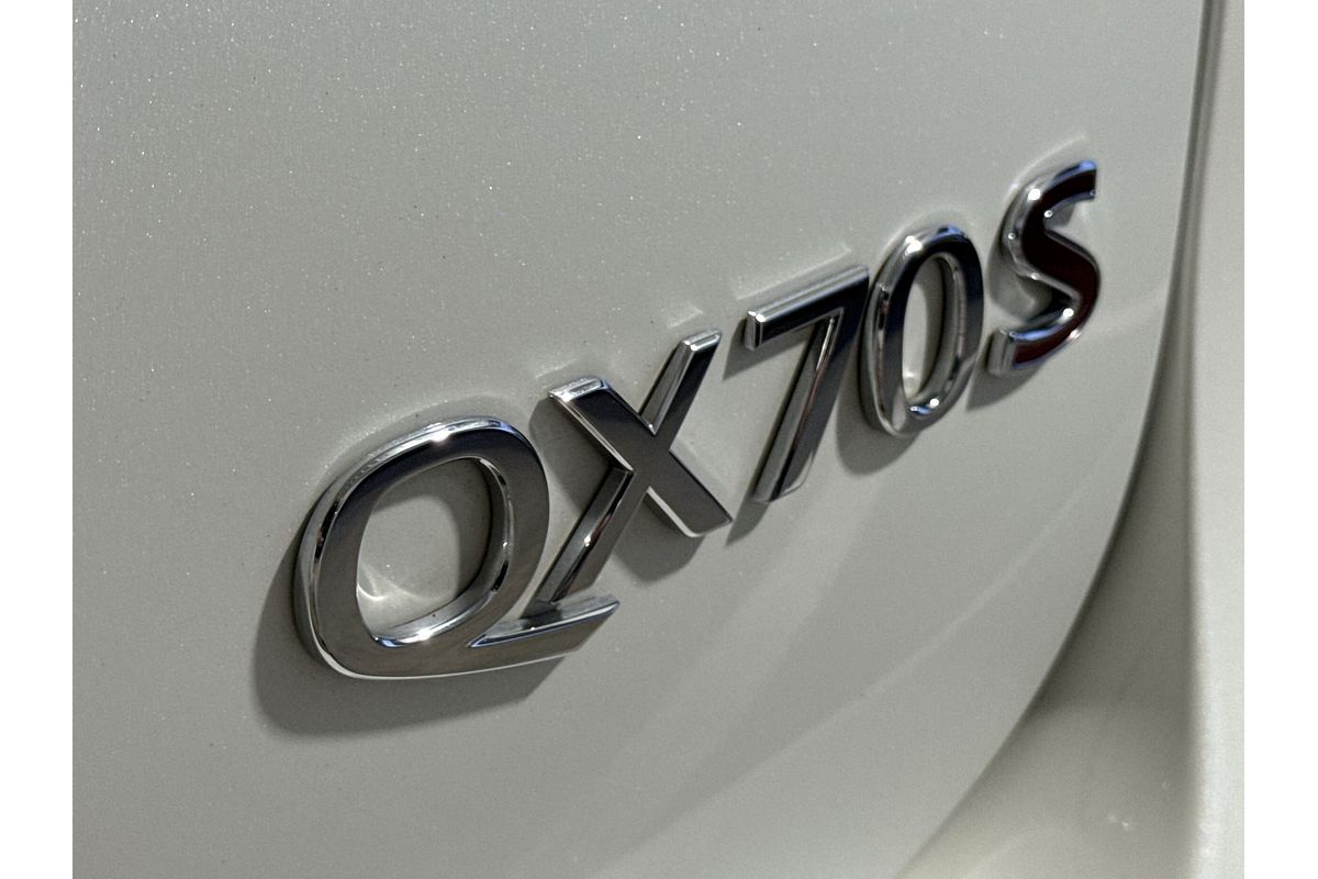 2019 INFINITI QX70 S Premium S51