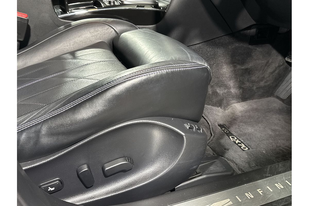 2019 INFINITI QX70 S Premium S51