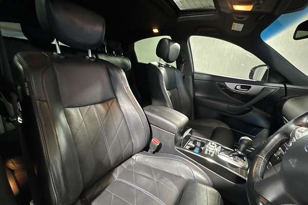 2019 INFINITI QX70 S Premium S51