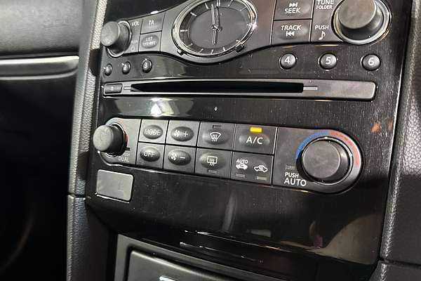 2019 INFINITI QX70 S Premium S51