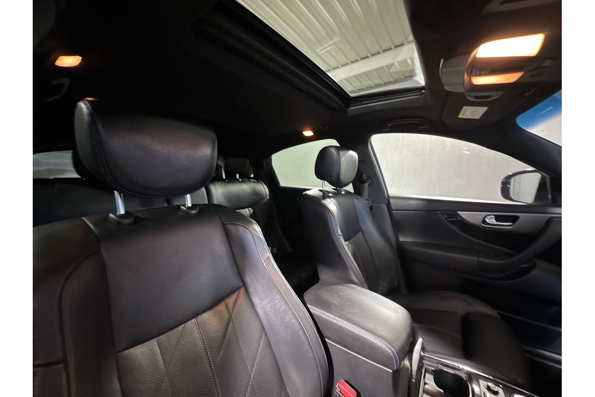 2019 INFINITI QX70 S Premium S51