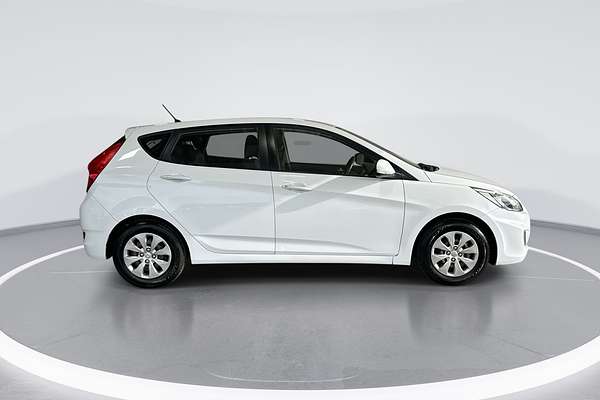 2017 Hyundai Accent Active RB4