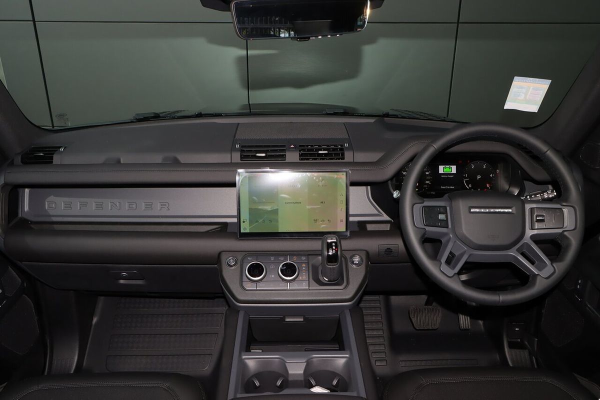 2024 Land Rover Defender 130 D350 X-Dynamic SE L663