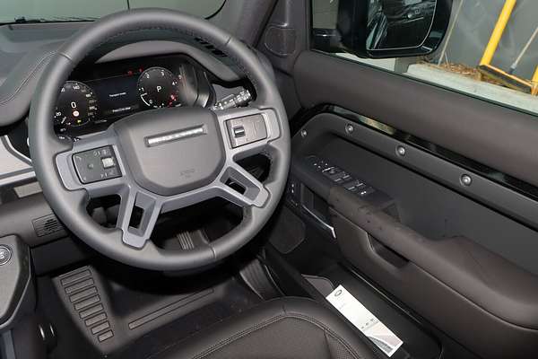 2024 Land Rover Defender 130 D350 X-Dynamic SE L663