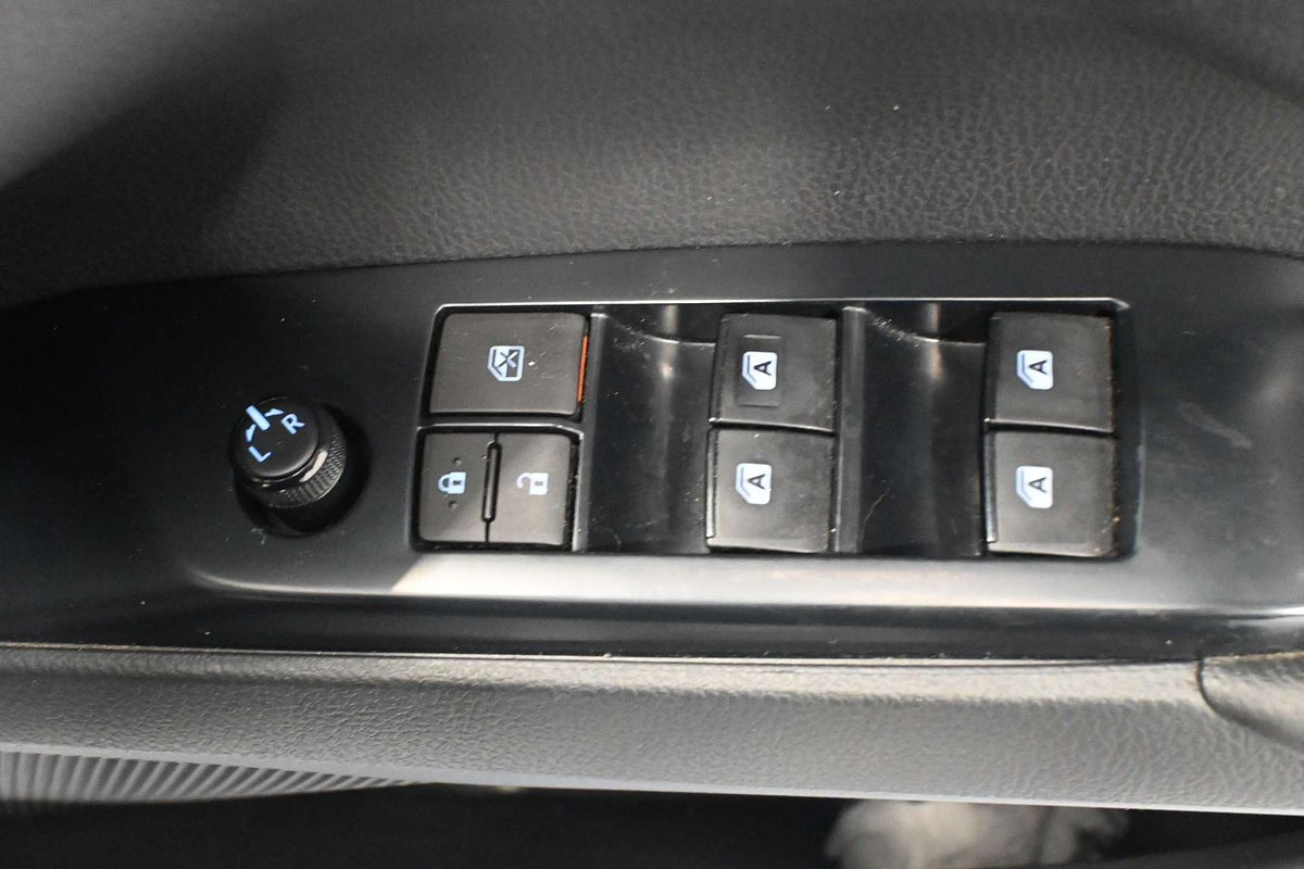 2020 Toyota Camry Ascent Sport AXVH71R
