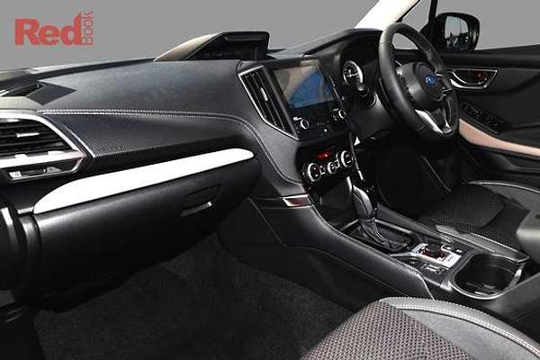 2025 Subaru Forester 2.5i Premium S5