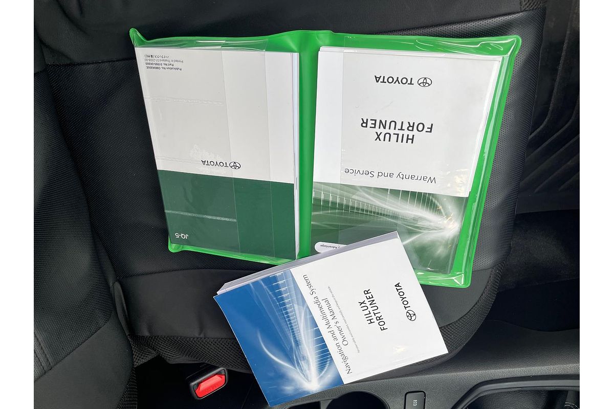 2024 Toyota Hilux SR GUN126R 4X4