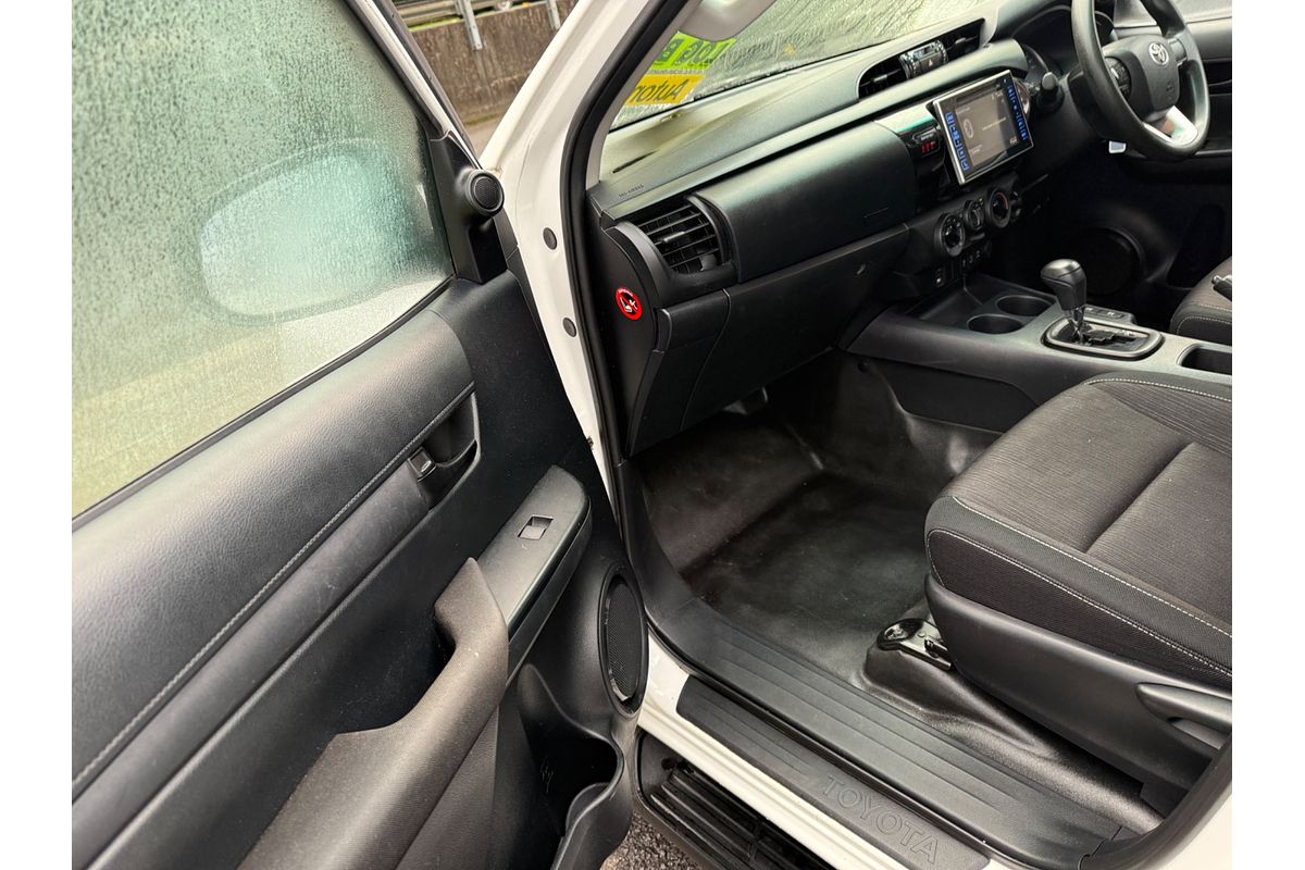 2017 Toyota Hilux SR GUN126R 4X4