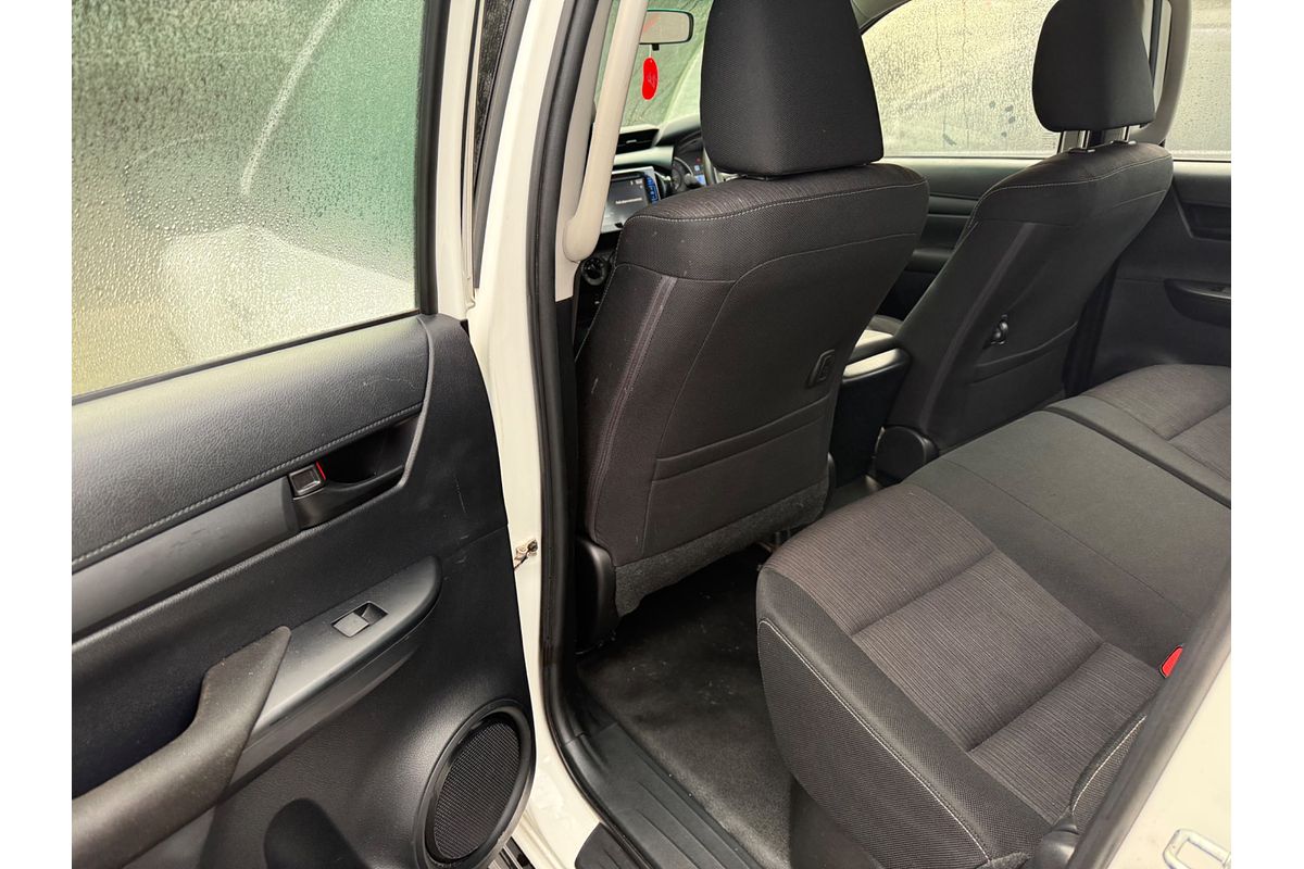 2017 Toyota Hilux SR GUN126R 4X4
