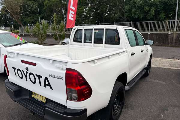 2017 Toyota Hilux SR GUN126R 4X4