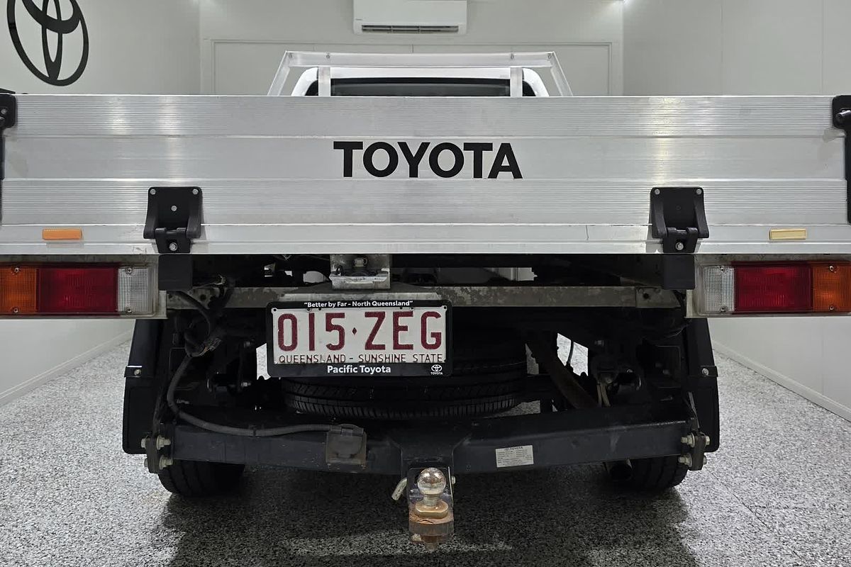 2019 Toyota Hilux Hilux 4x2 Workmate 2.7L Petrol Manual Single Cab C/C TGN121R Rear Wheel Drive