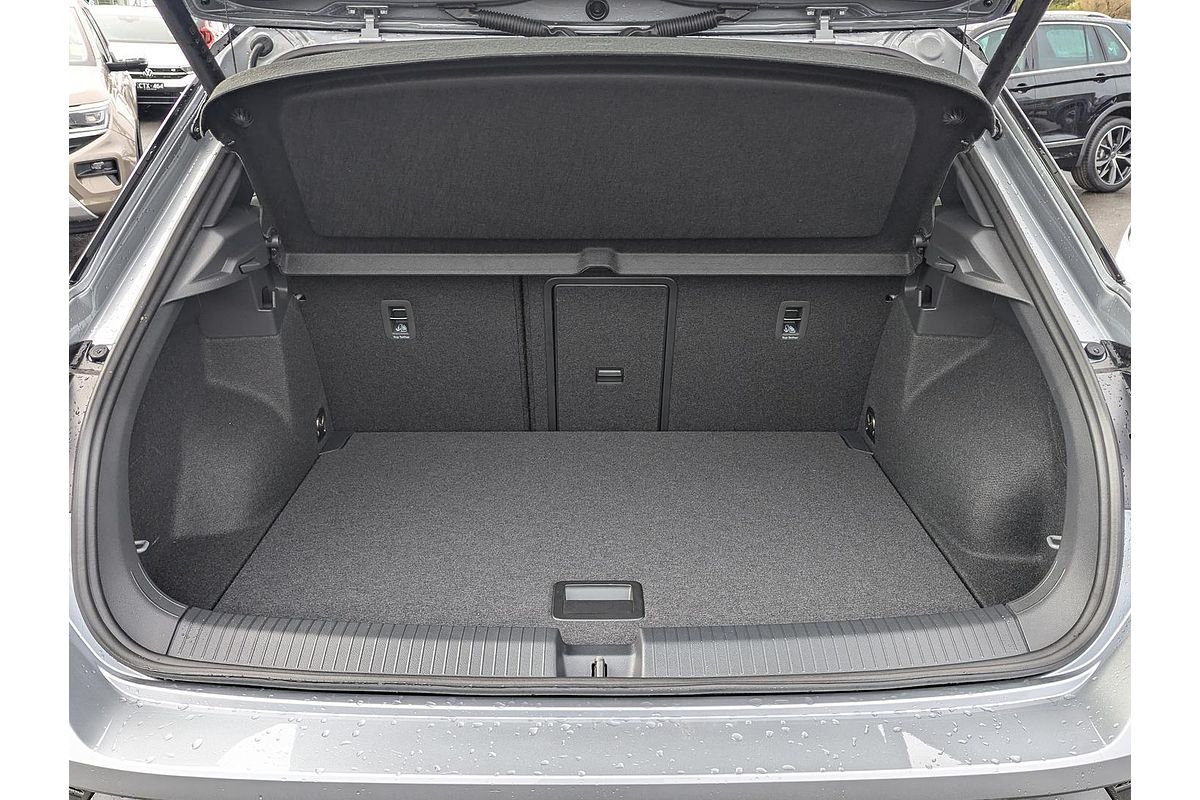 2025 Volkswagen T-Roc 140TSI R-Line D11