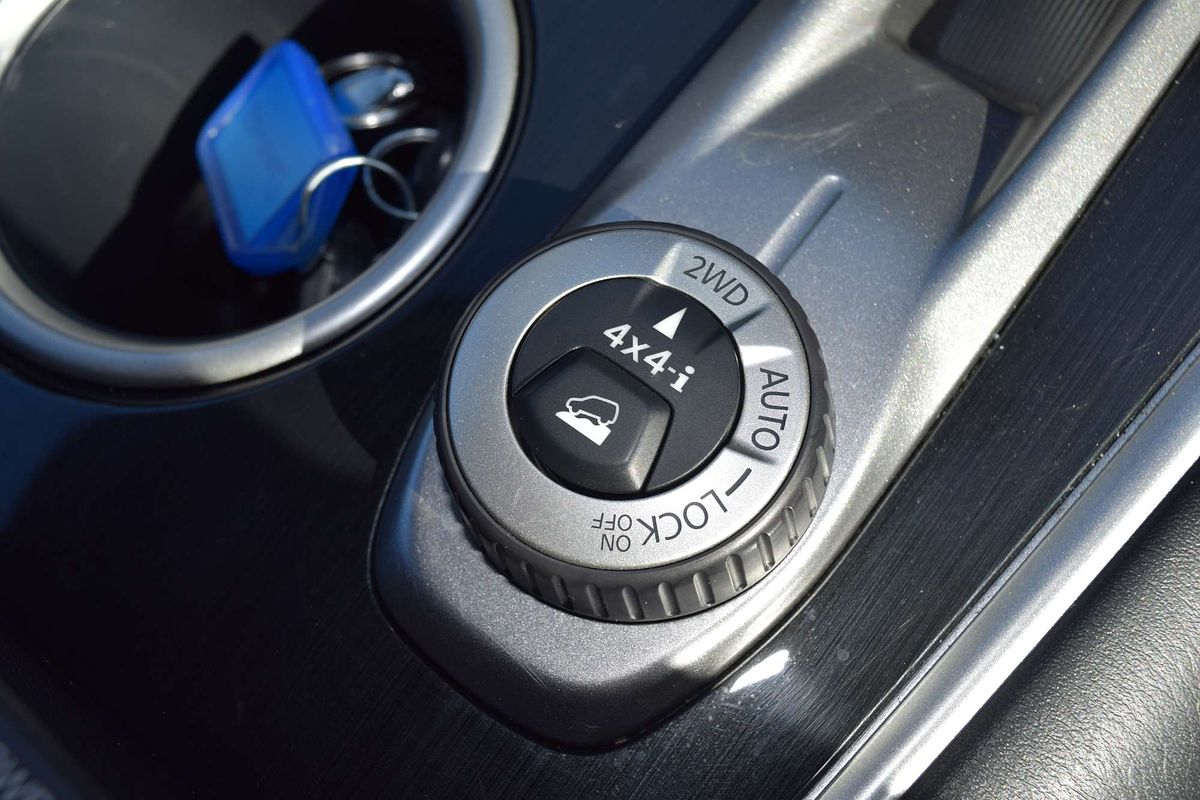 2017 Nissan Pathfinder ST R52 Series II