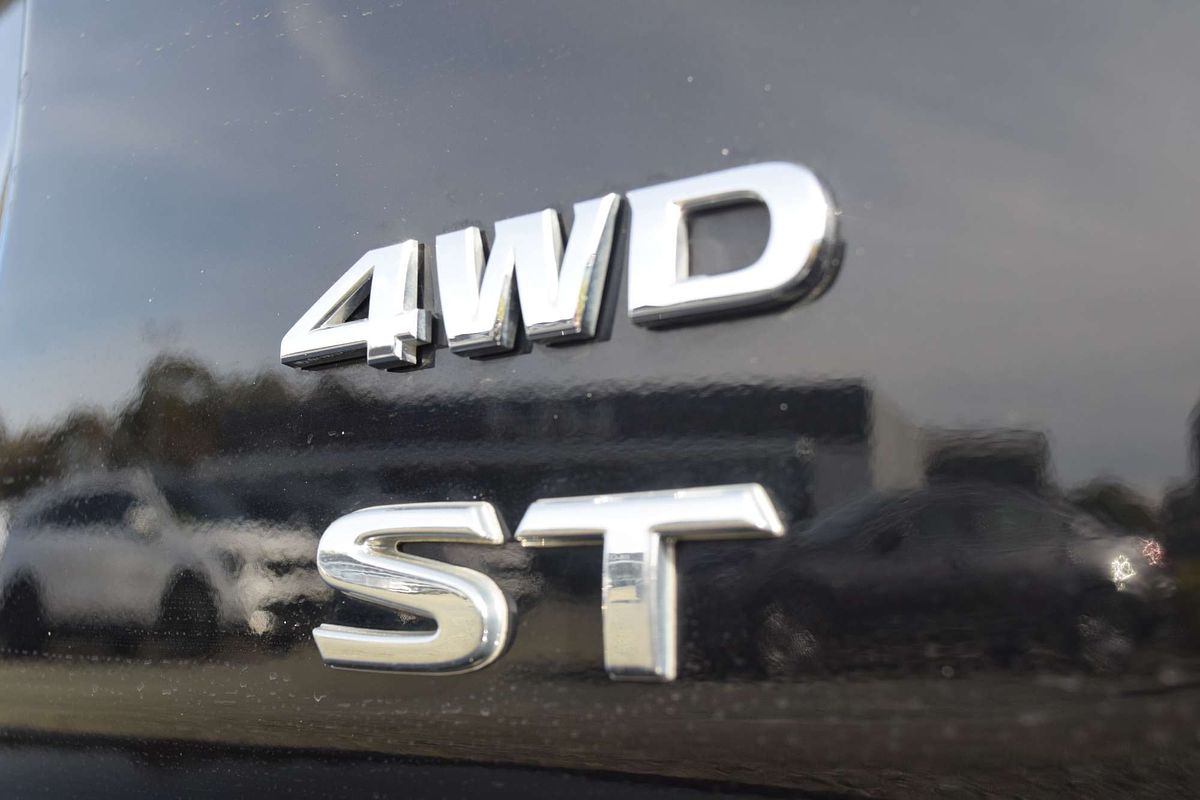 2017 Nissan Pathfinder ST R52 Series II