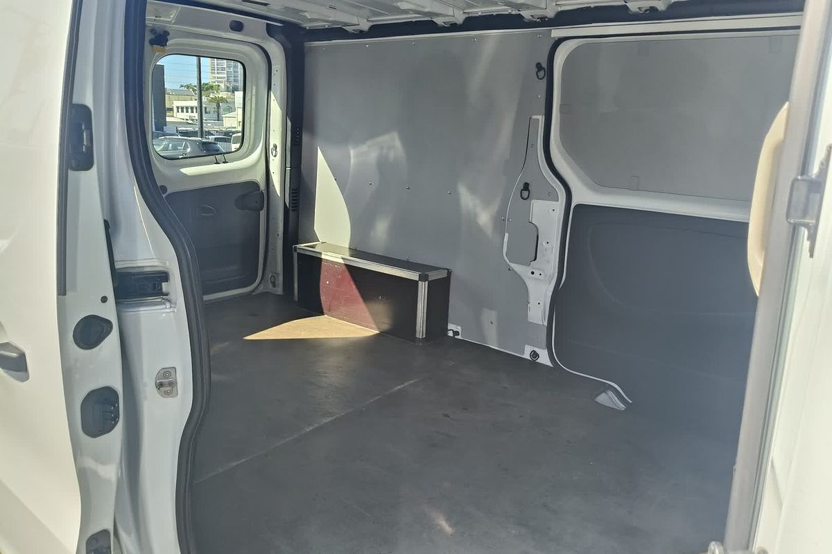 2020 Mitsubishi Express GLX SN LWB