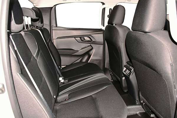 2025 Isuzu D-MAX SX 4X4
